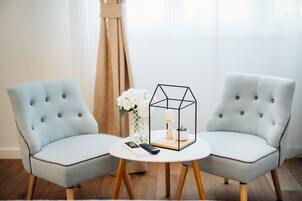 Habitación doble (2) | Ropa de cama de alta calidad, cortinas opacas, sistema de insonorización