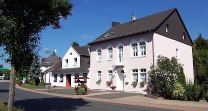 Families, groups, cycling, biking, hiking, vacation with dog, short vacation, Kyllradweg,