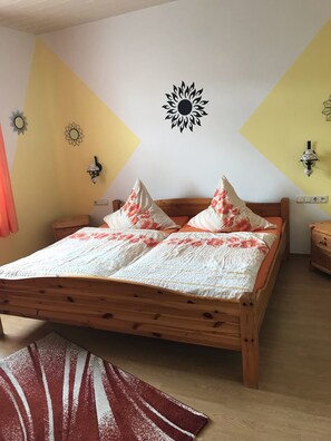 6 Schlafzimmer, WLAN, Bettwäsche