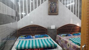 Family Four bed Non A/C | Desk, soundproofing - Sai Kripa Guest House (Haridwar)