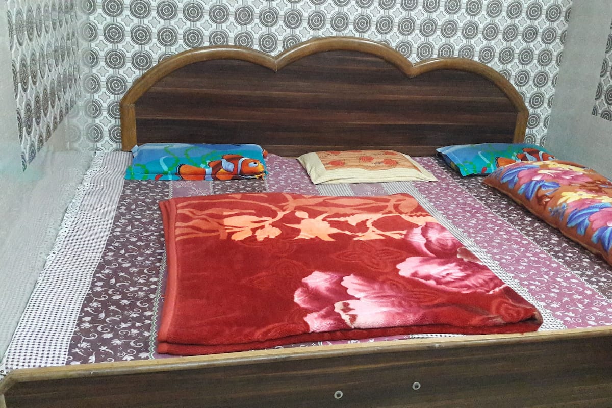 Deluxe Double Room, 2 Double Beds | Desk, soundproofing