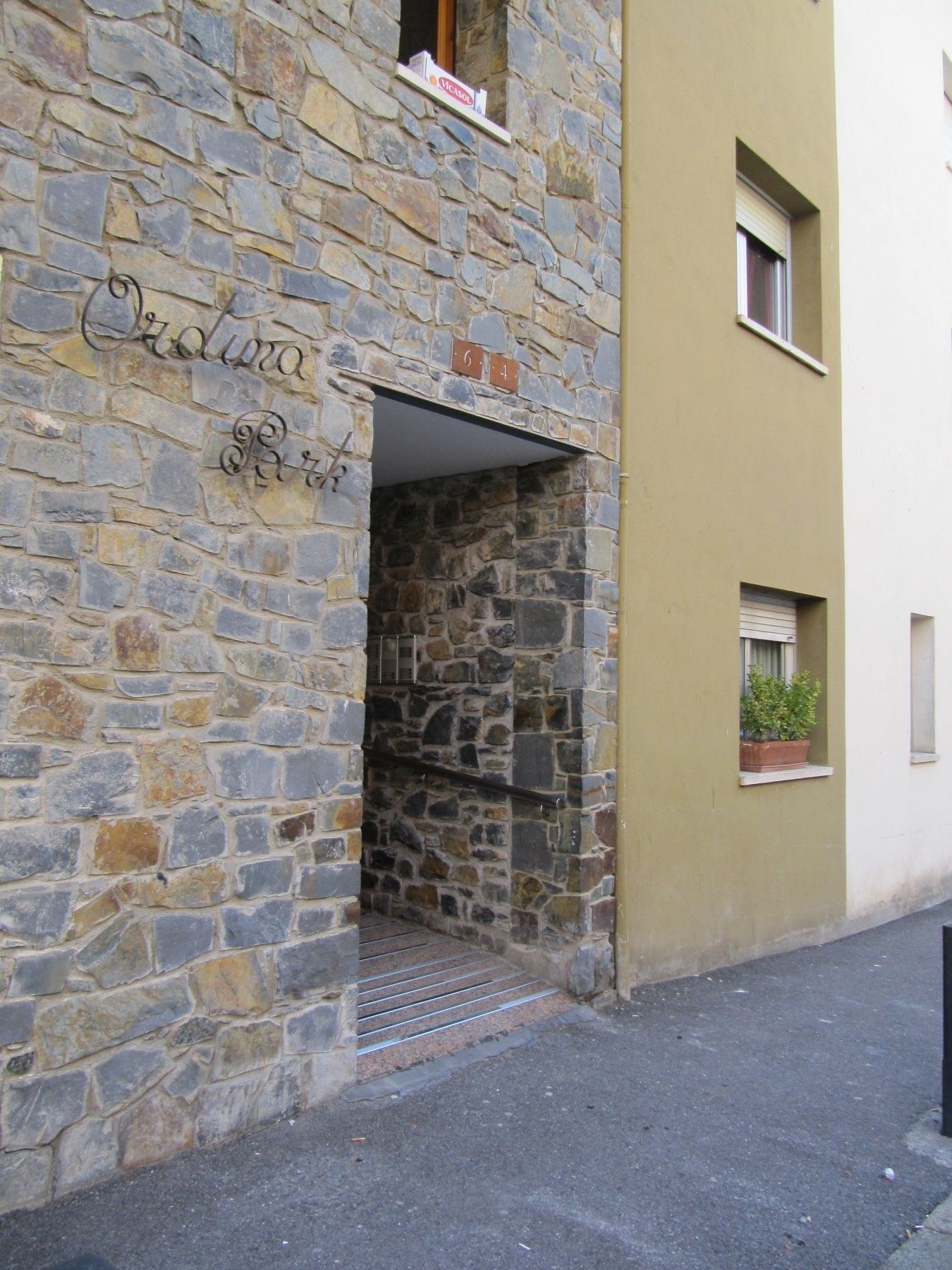 Entrée de l’hébergement