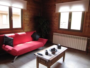 Apartment, 1 Bedroom | Living room | Flat-screen TV - Vitivola Pleta Peu del Riu 2.6 - Incles (Soldeu)