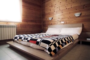 Apartment, 1 Bedroom | 1 bedroom, free cots/infant beds, free WiFi, bed sheets - Vitivola Pleta Peu del Riu 2.6 - Incles (Soldeu)