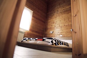 Apartment, 1 Bedroom | 1 bedroom, free cribs/infant beds, free WiFi, bed sheets