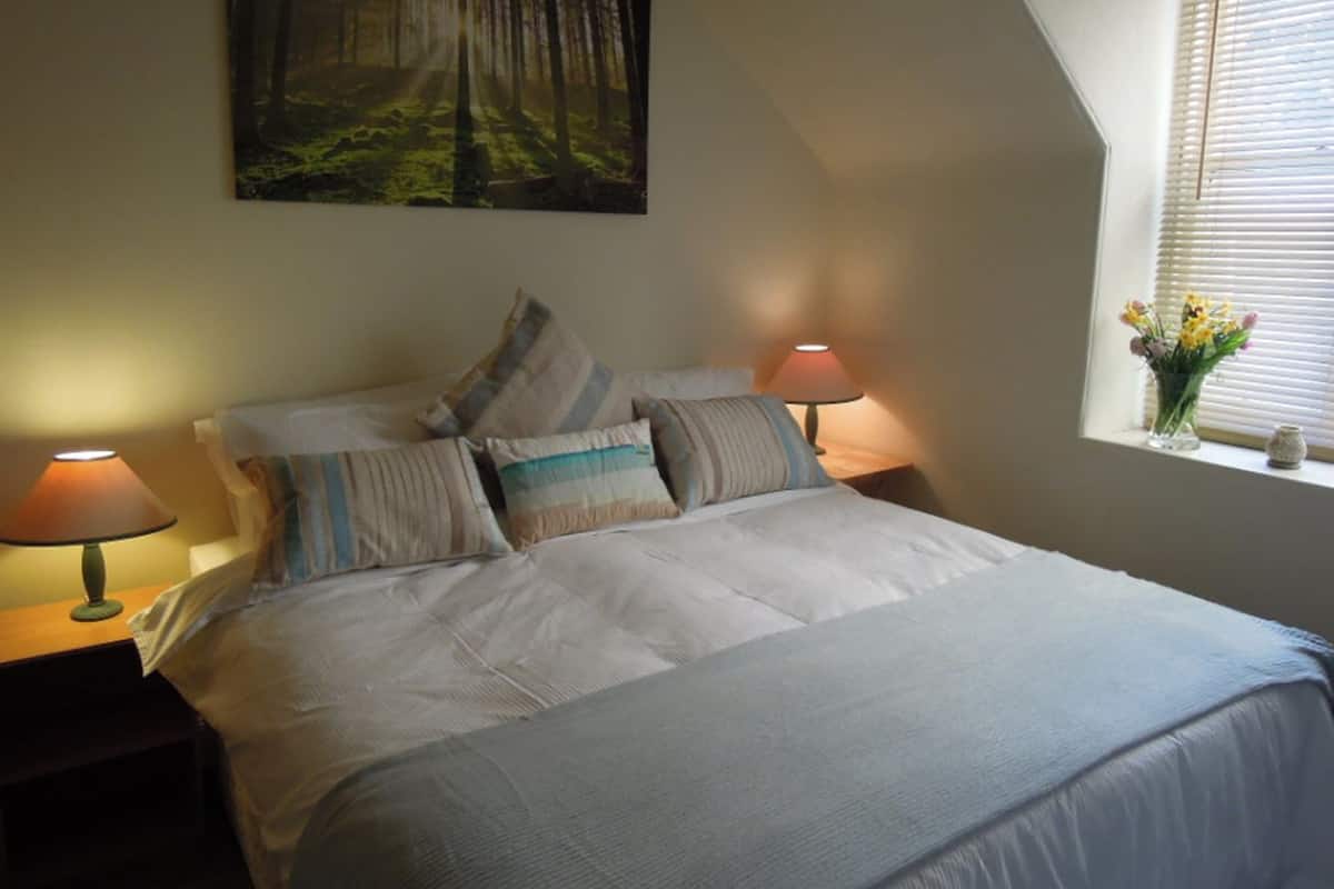 Kamer, 1 twee- of 2 eenpersoonsbedden, uitzicht op zee | Luxe beddengoed, individueel gedecoreerd, individueel gemeubileerd