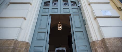 Entrada de la propiedad