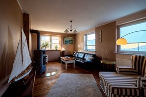 TV, fireplace - Apartment - Apartment directly on the beach (Rostock)