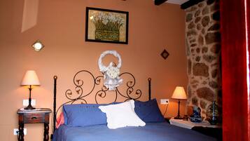 Double or Twin Room | In-room safe, iron/ironing board, free cribs/infant beds, free WiFi