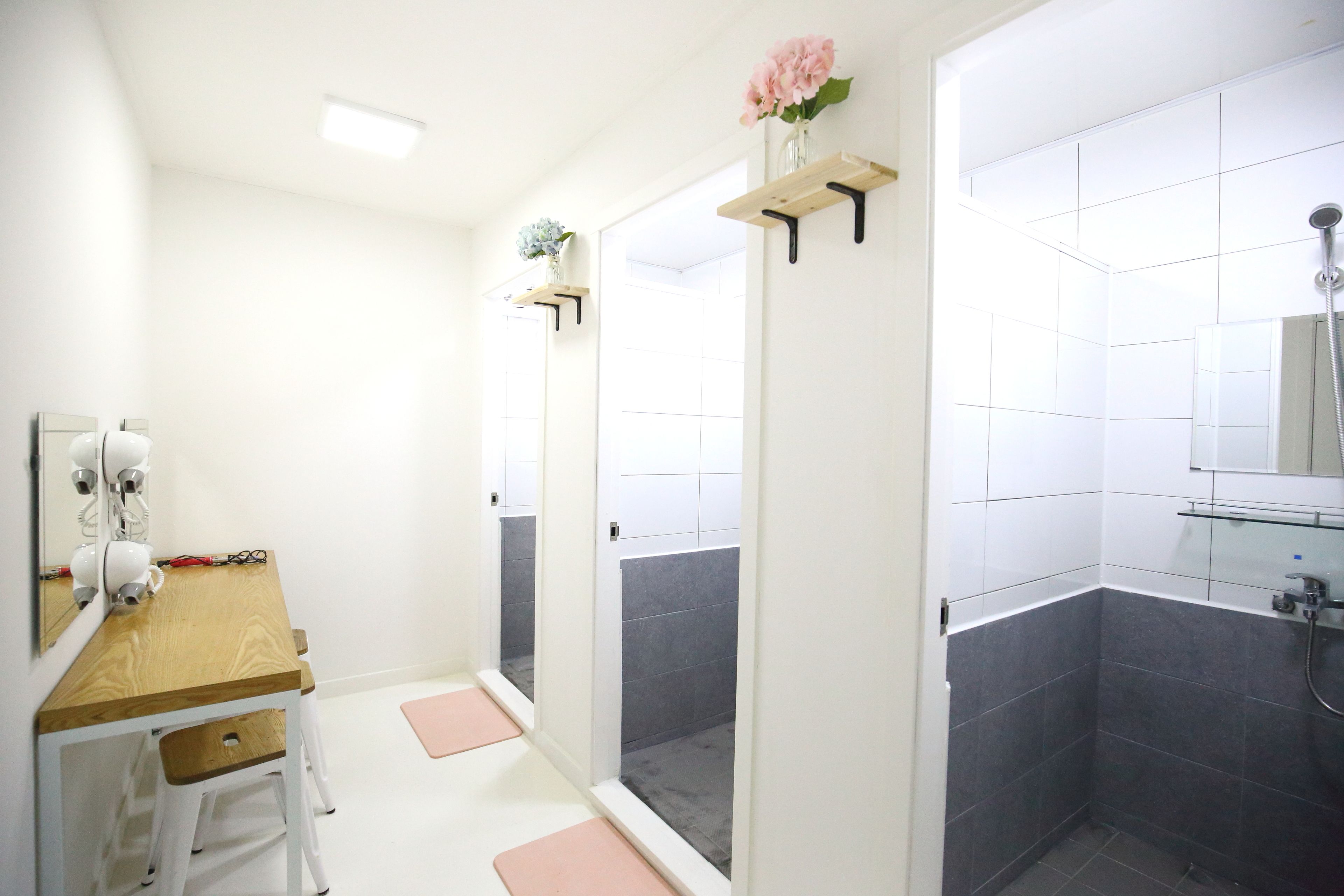 Bathroom shower