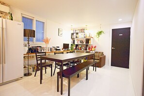 Lobby lounge - ZIBRO S - Hostel (Seoul)