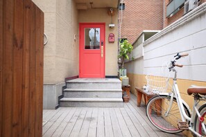 Entrée de l’hébergement