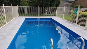 Outdoor pool - Kippa Ring Village Motel (Kippa-Ring)