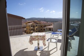 Superior Room | Minibar, desk, soundproofing, WiFi