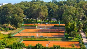 Lapangan tenis