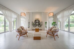 Sauna, steam room, body treatments, aromatherapy, hot stone massages