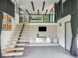 Suite, 1 Bedroom | Desk, free WiFi, bed sheets