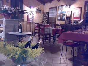 Restaurant - Arco dei Nobili (Monforte d'Alba)