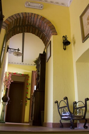 تفاصيل الفندق من الداخل