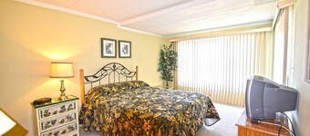 Sandpiper Dunes 605 2 Bedroom Condo