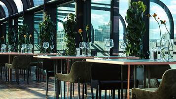 2 restaurants servant le petit déjeuner, spécialités Cuisine polonaise