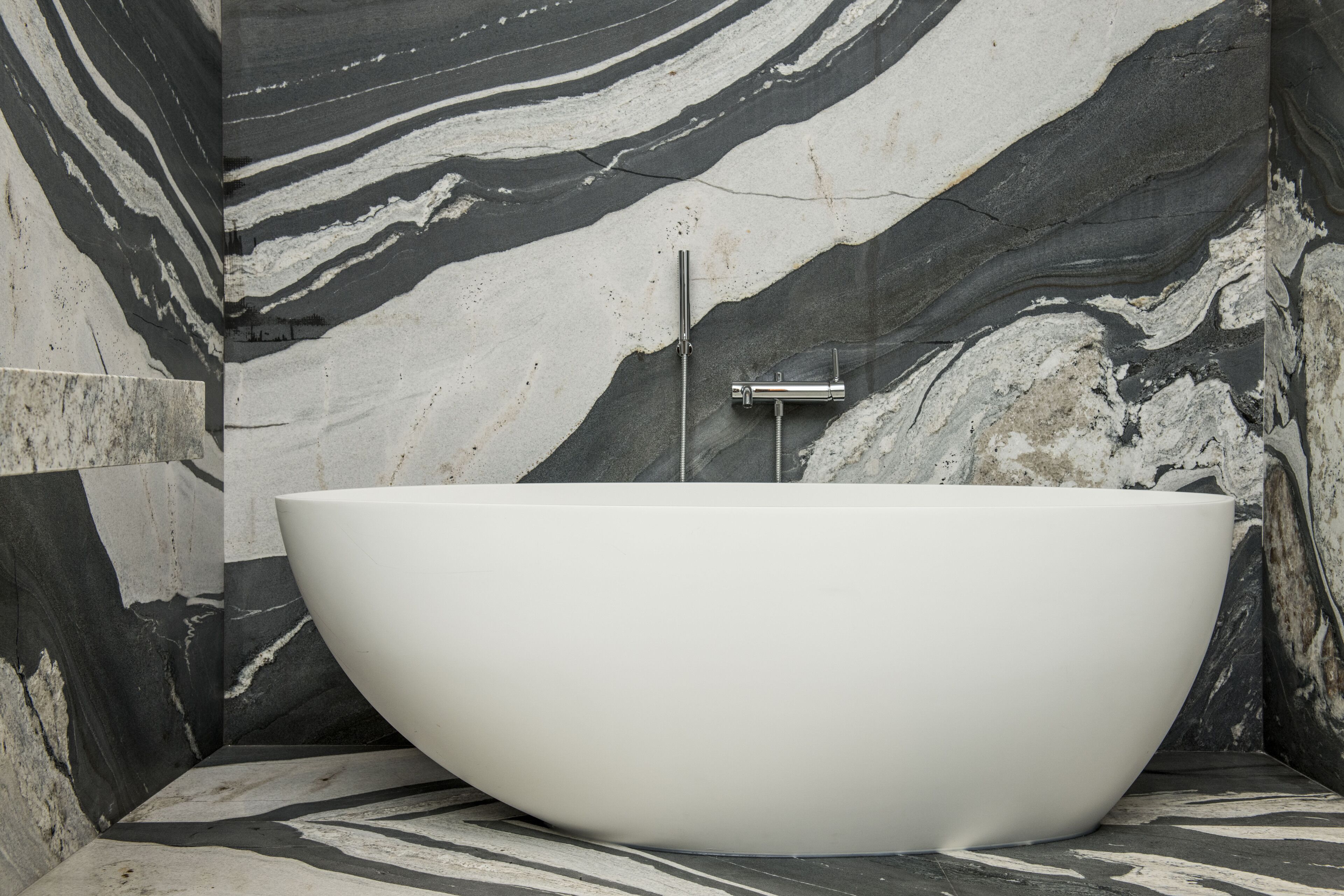 Separate bathtub and shower, rainfall showerhead, free toiletries