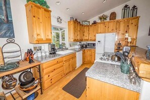 独立别墅, 5 间卧室 | 私人厨房 | 洗碗机、厨具/餐具