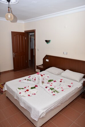 Desk, soundproofing, free WiFi - Evita Apart Hotel (Fethiye)