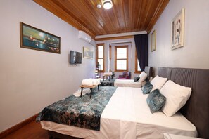 1 bedroom, Egyptian cotton sheets, premium bedding, down duvets - The Trip Istanbul Hotel (Istanbul)