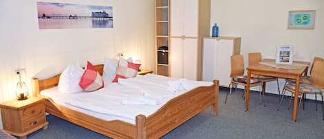 1 bedroom, travel cot, WiFi, bed sheets