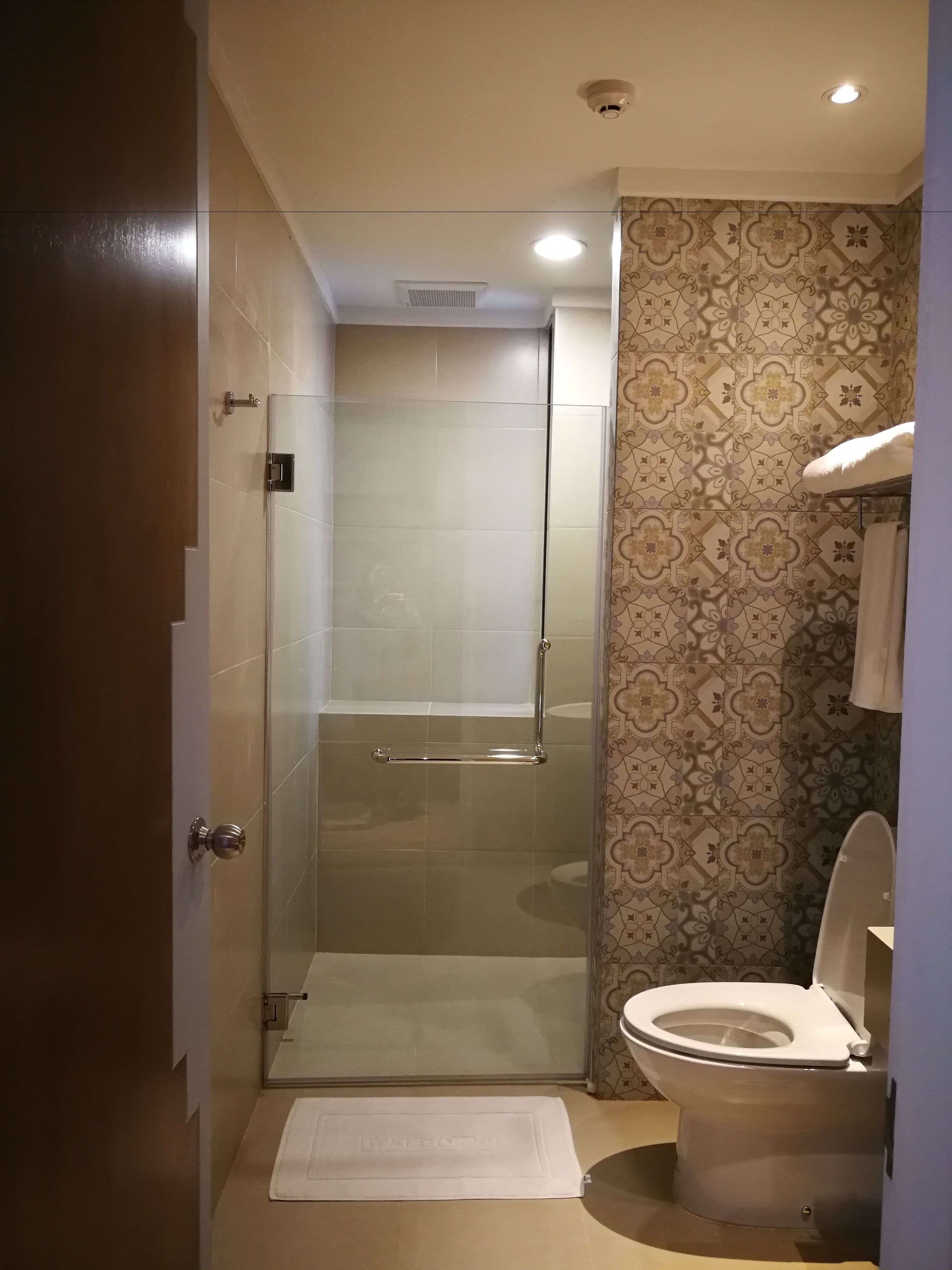 shower, free toiletries, hair dryer, bathrobes