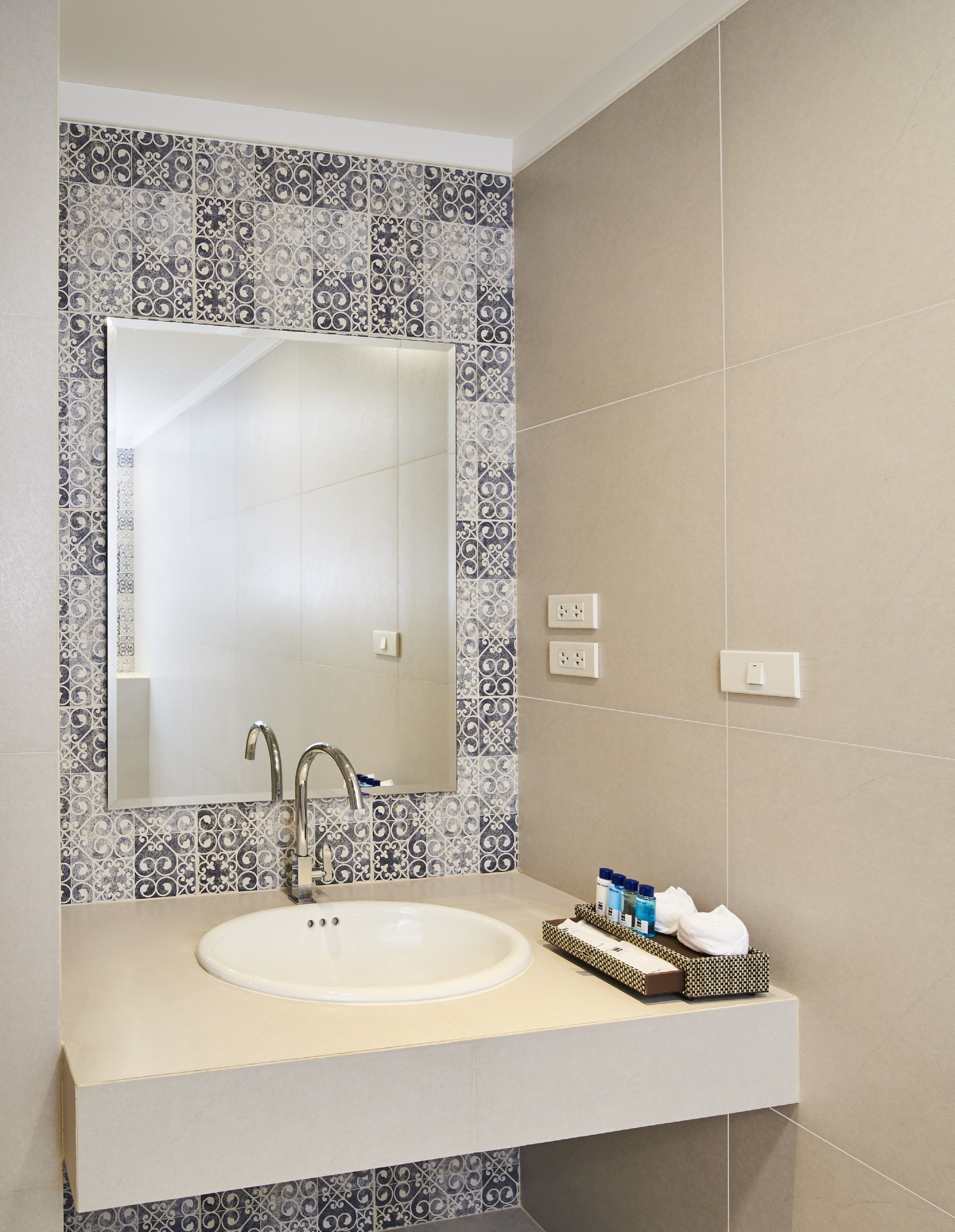 suite, 1 bedroom | bathroom sink