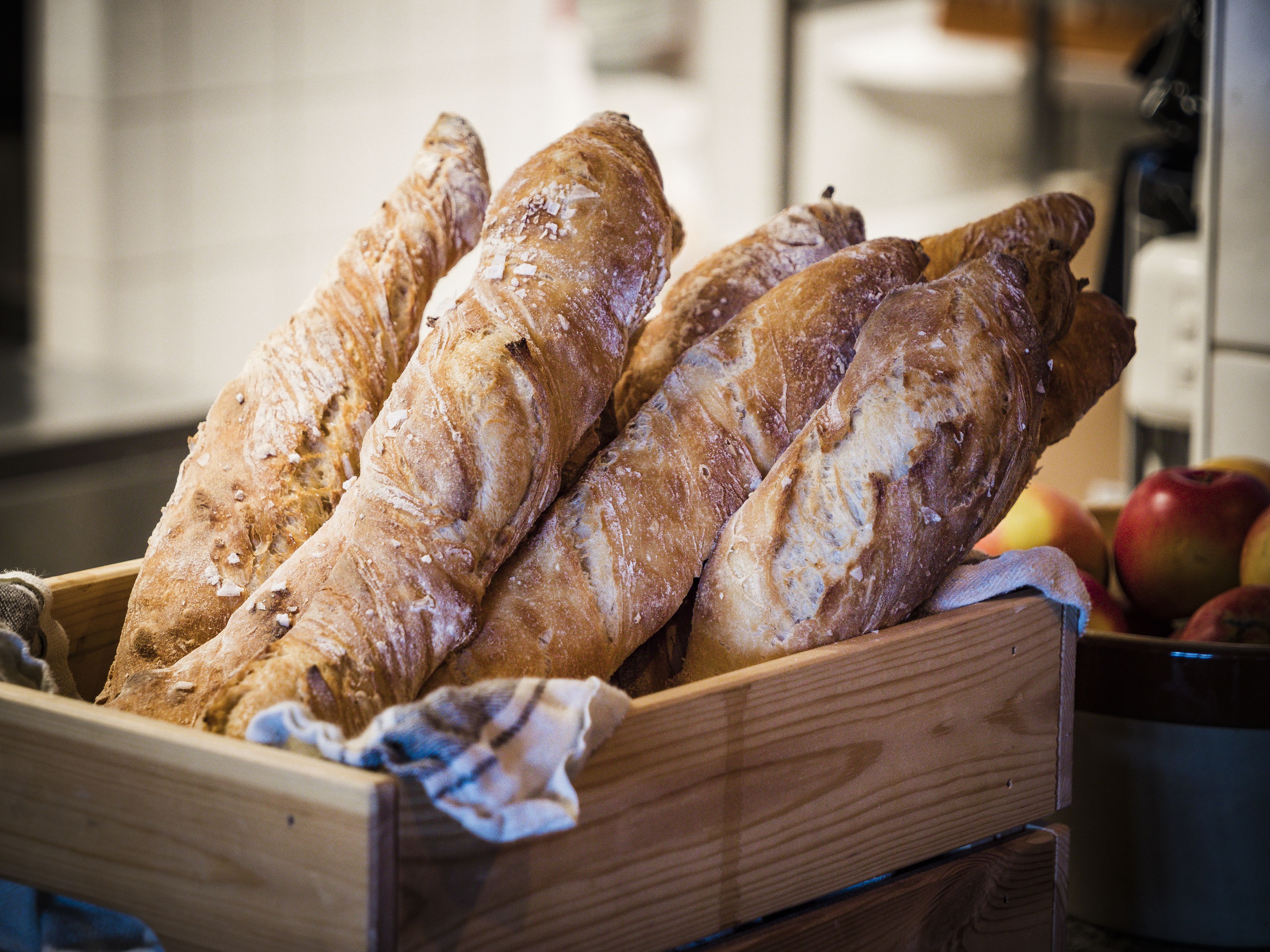 breakfast, lunch, dinner served; international cuisine