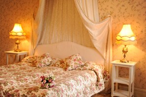 Royal tweepersoonskamer | Verduisterende gordijnen, een strijkplank/strijkijzer