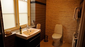 Vila | Kamar mandi | Shower, perlengkapan mandi gratis, dan handuk