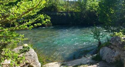 #Perle rare !Charmante maison avec Piscine au bord de la riviĂšre