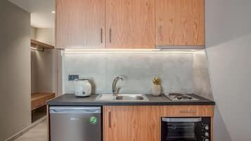 Studio with Seaview | ์ ์ฉ ์ฃผ๋ฐฉ | ๋์ฅ๊ณ , ์ค๋ธ, ์ฟกํ, ์ปคํผ/ํฐ ๋ฉ์ด์ปค