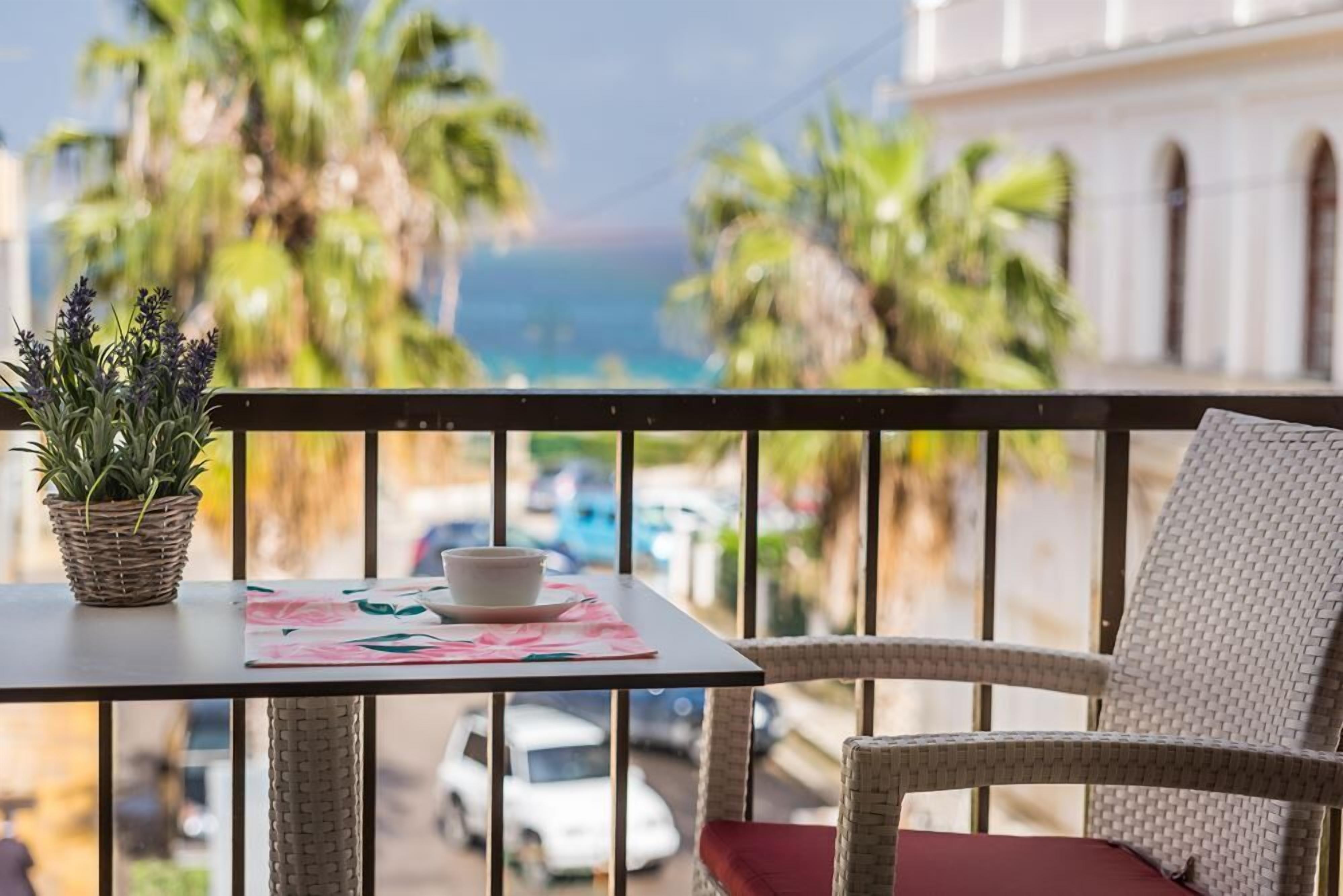 One Bedroom Apartment (5 Adults) | Terrace/patio