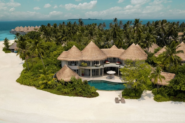 Presidential Room, 3 Bedrooms, Private Pool (Nautilus Mansion) | 1 bilik tidur, cadar kapas Mesir, peralatan tempat tidur premium