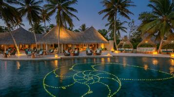 4 restaurants, Mediterranean cuisine