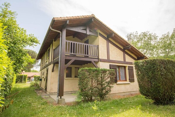 Exterior - Apartment 1 bedroom and mezzanine 1 km from the lake (AUREILHAN)