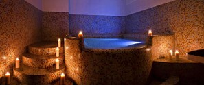 Türkisches Bad/Hamam, Körperbehandlungen, Warmsteinmassagen