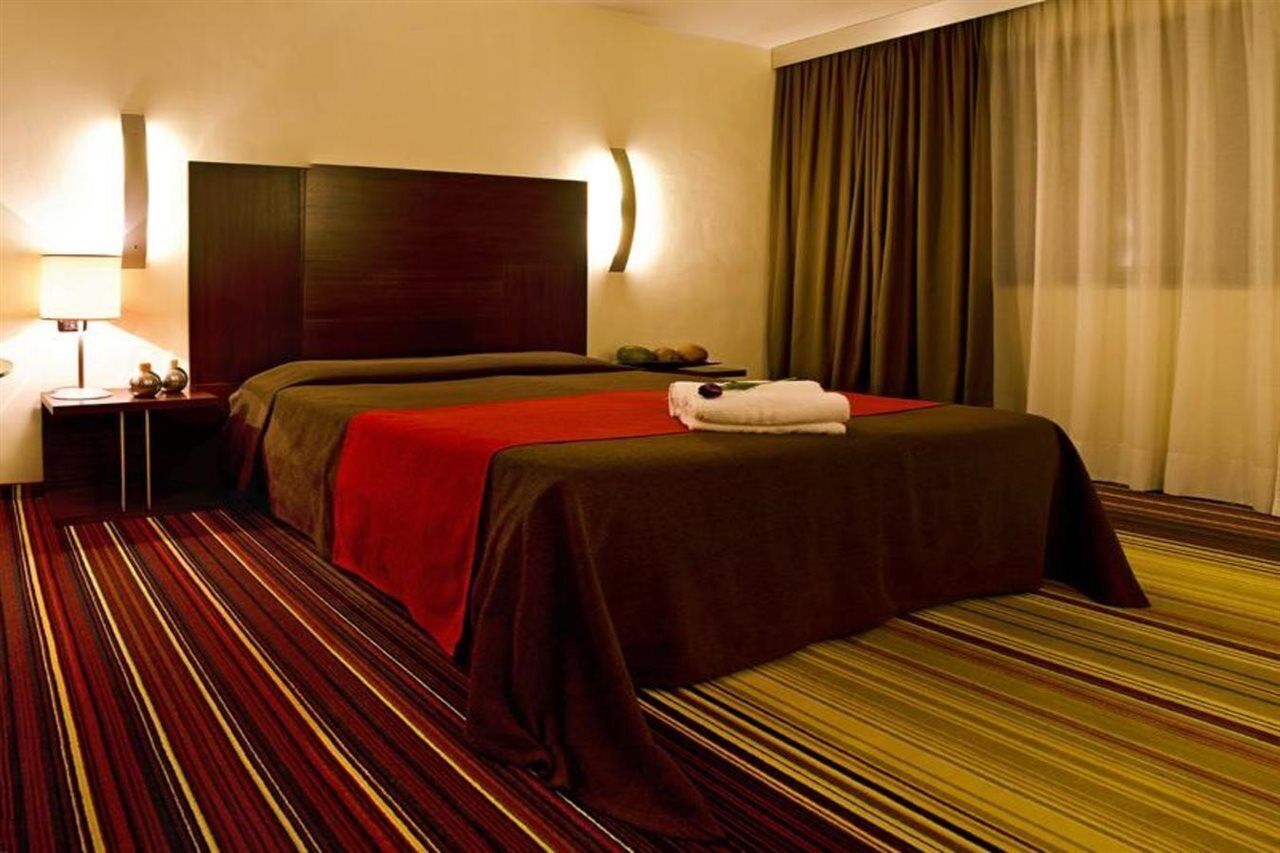 In-room safe, desk, blackout curtains, soundproofing