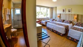 Minibar, cortinas blackout, wifi gratis y ropa de cama