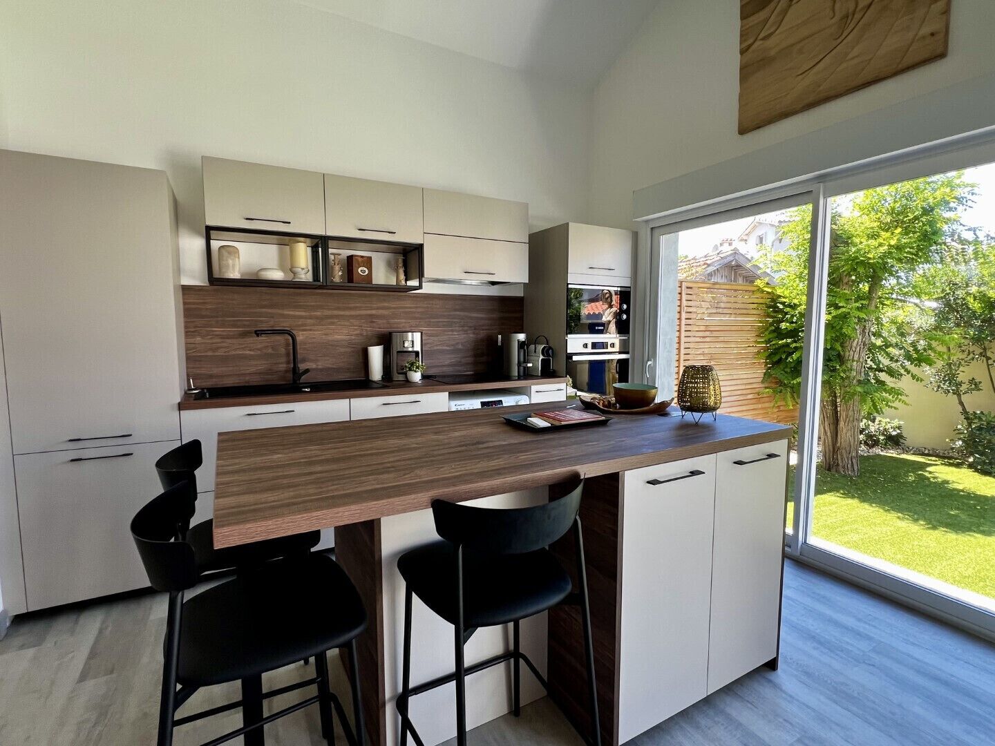 冷蔵庫、電子レンジ、オーブン、食器洗い機