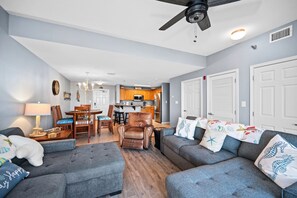 TV, DVD player - Fantastic view of the beautiful Mobile Bay! Comes w/ private boat slip/ lift! (Gulf Shores)