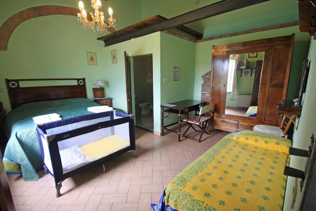 Double Room (Verde) | In-room safe, individually decorated, individually furnished