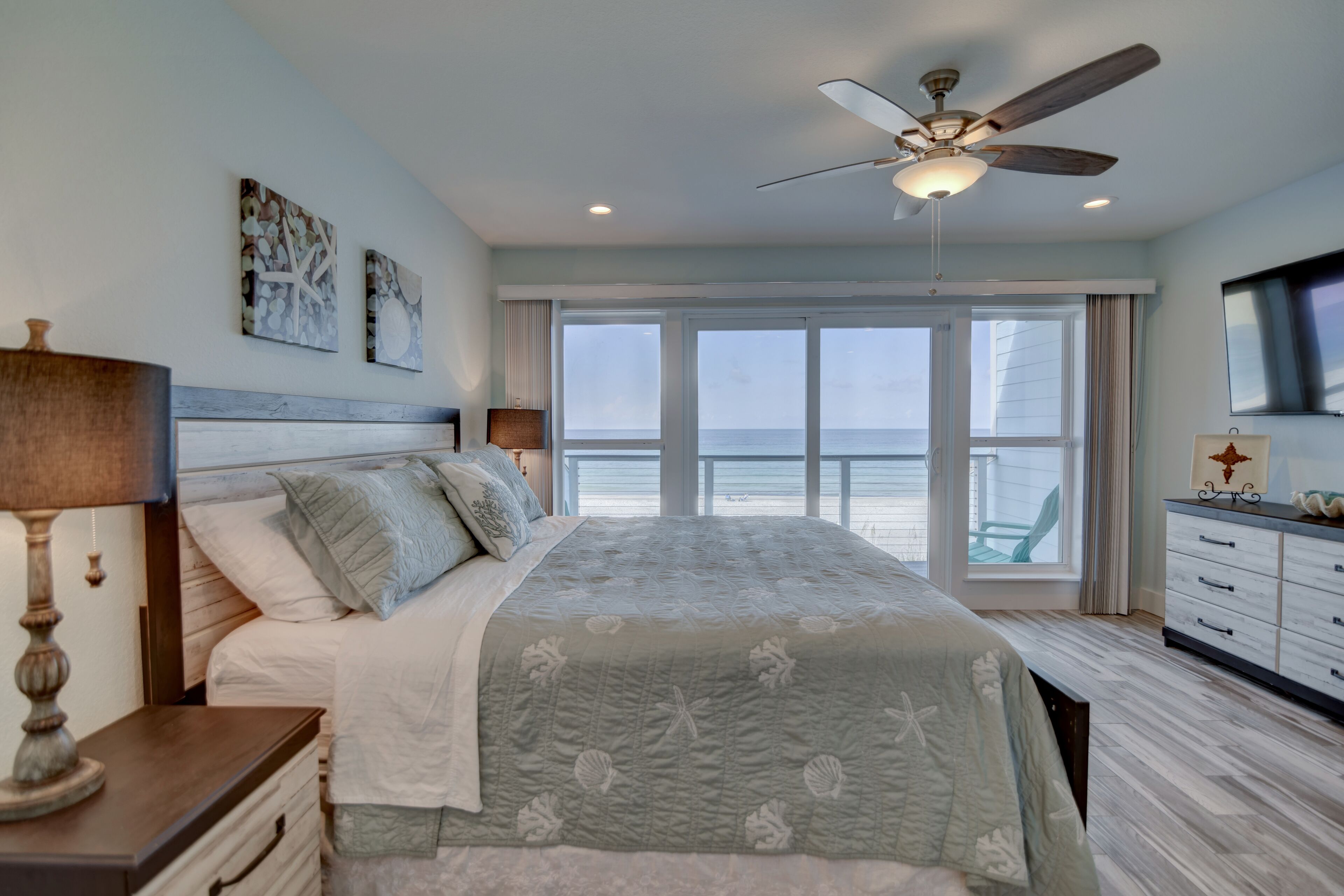 3 bedrooms, iron/ironing board, travel cot, free WiFi