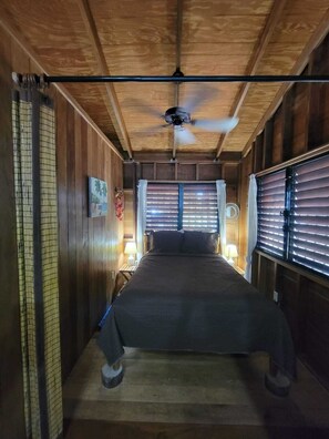 2 室のベッドルーム、セーフティボックス (室内)、WiFi (無料)、ベッドシーツ