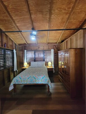 2 bedrooms, in-room safe, free WiFi, bed sheets